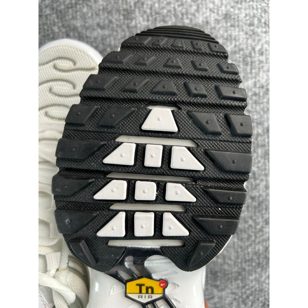Nike Air Max Plus TN Women's 6 White Gray Black Running Shoes - Picture 11 of 12